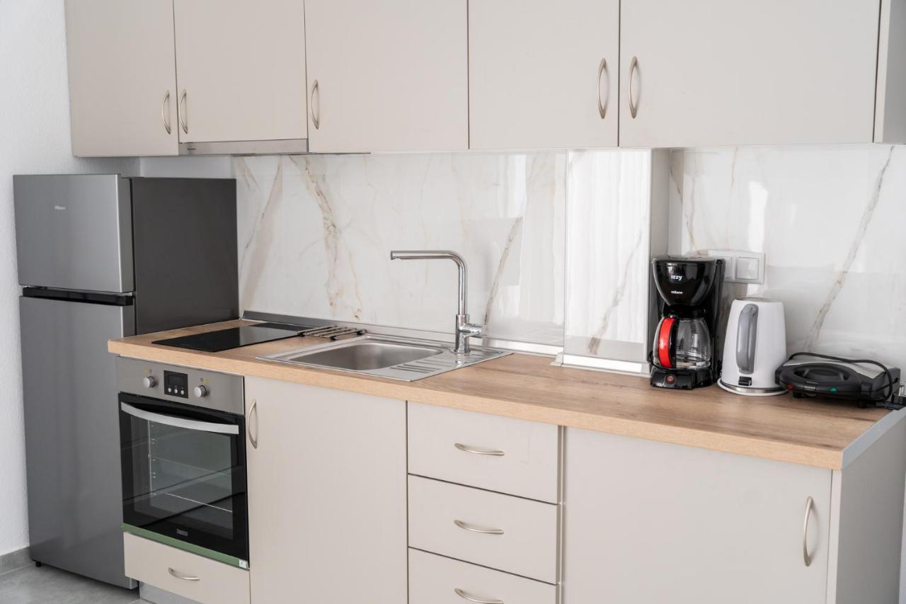דירות Ofrínion Dionysos Residential Complex מראה חיצוני תמונה