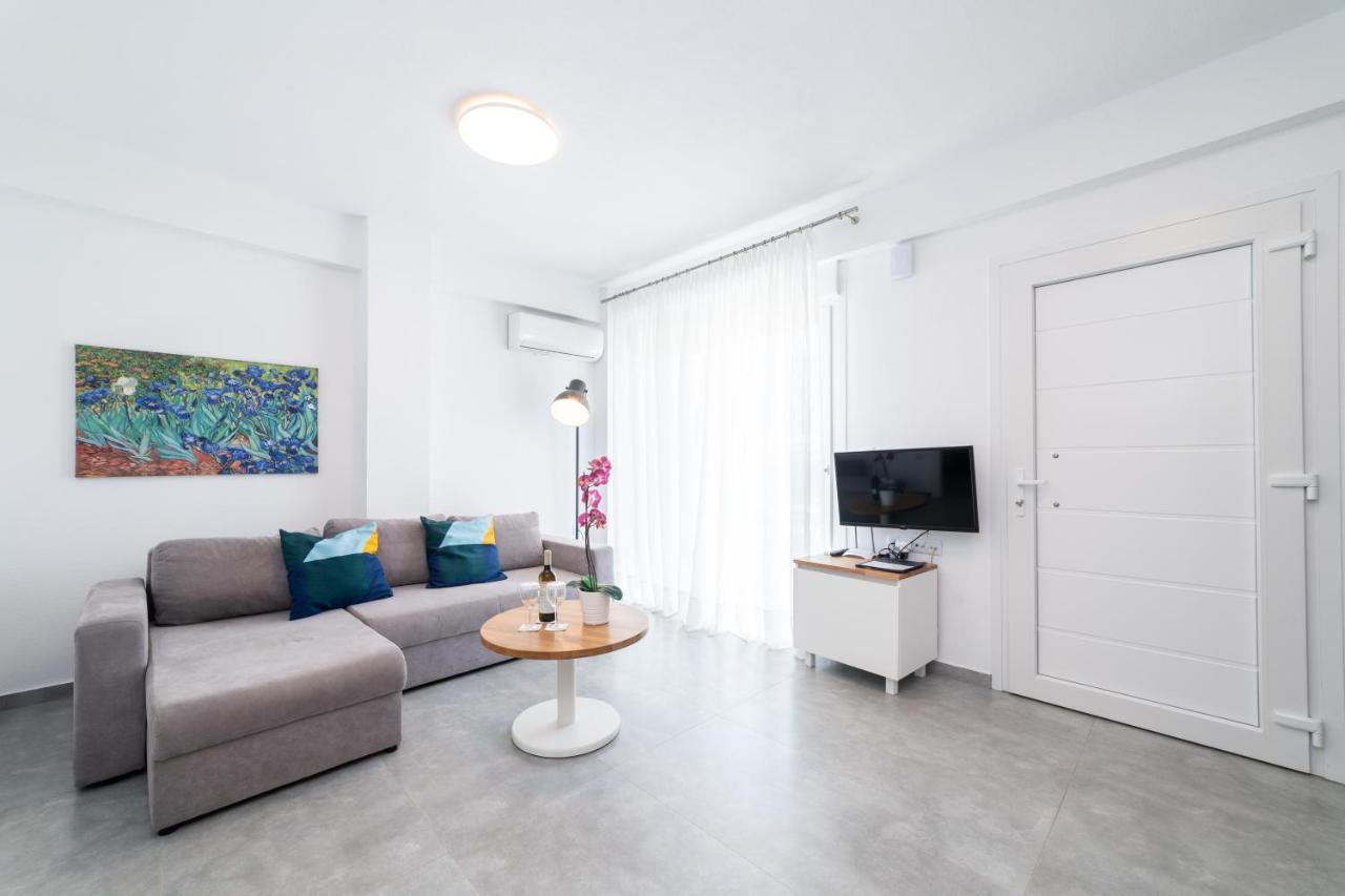 דירות Ofrínion Dionysos Residential Complex מראה חיצוני תמונה