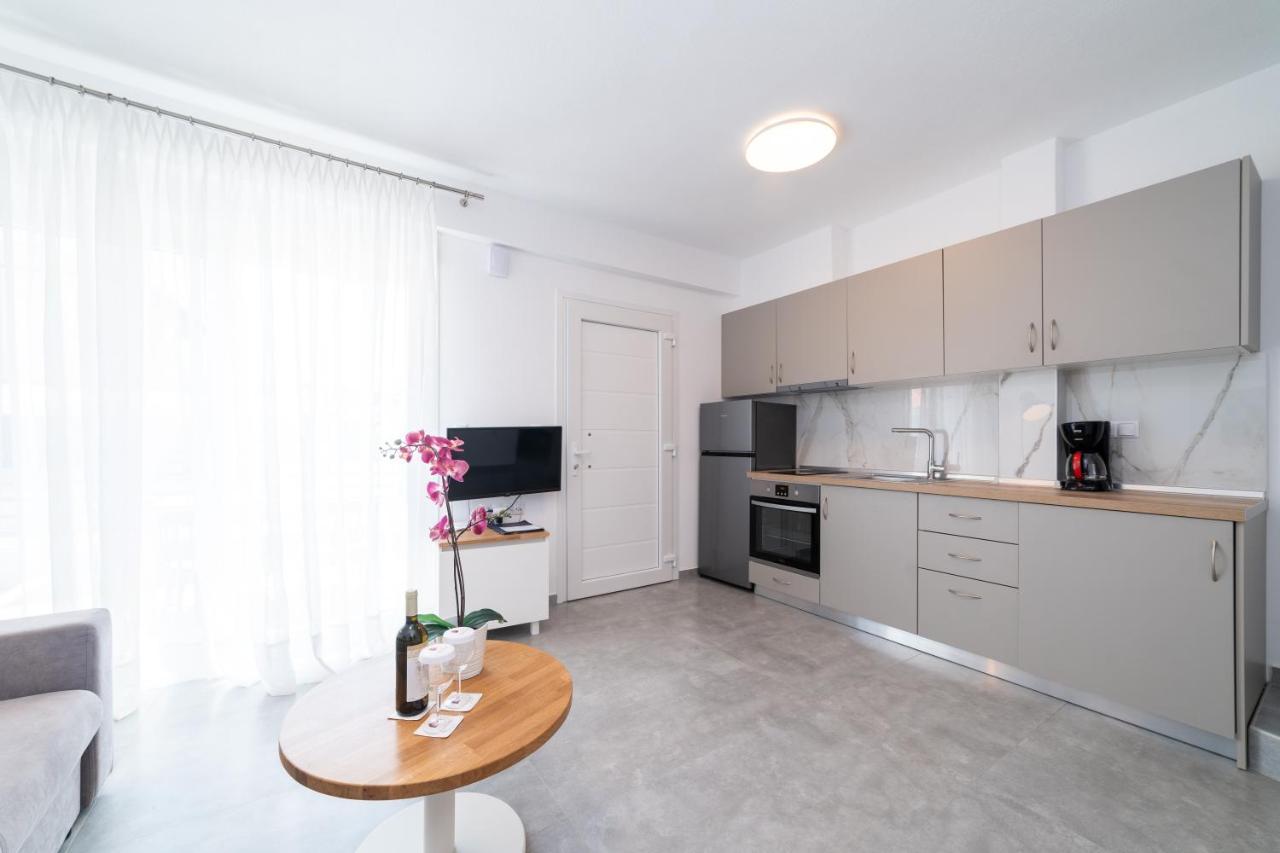 דירות Ofrínion Dionysos Residential Complex מראה חיצוני תמונה
