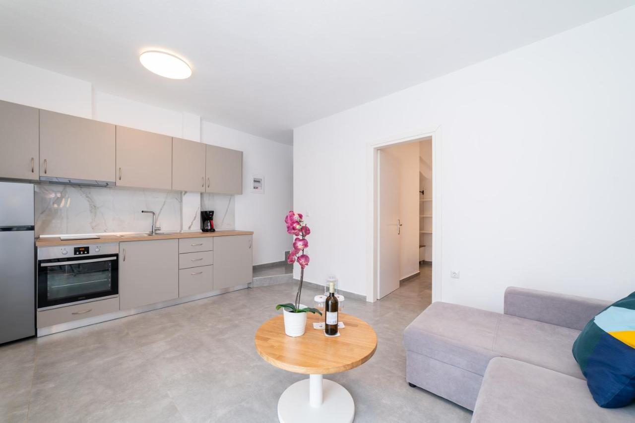 דירות Ofrínion Dionysos Residential Complex מראה חיצוני תמונה